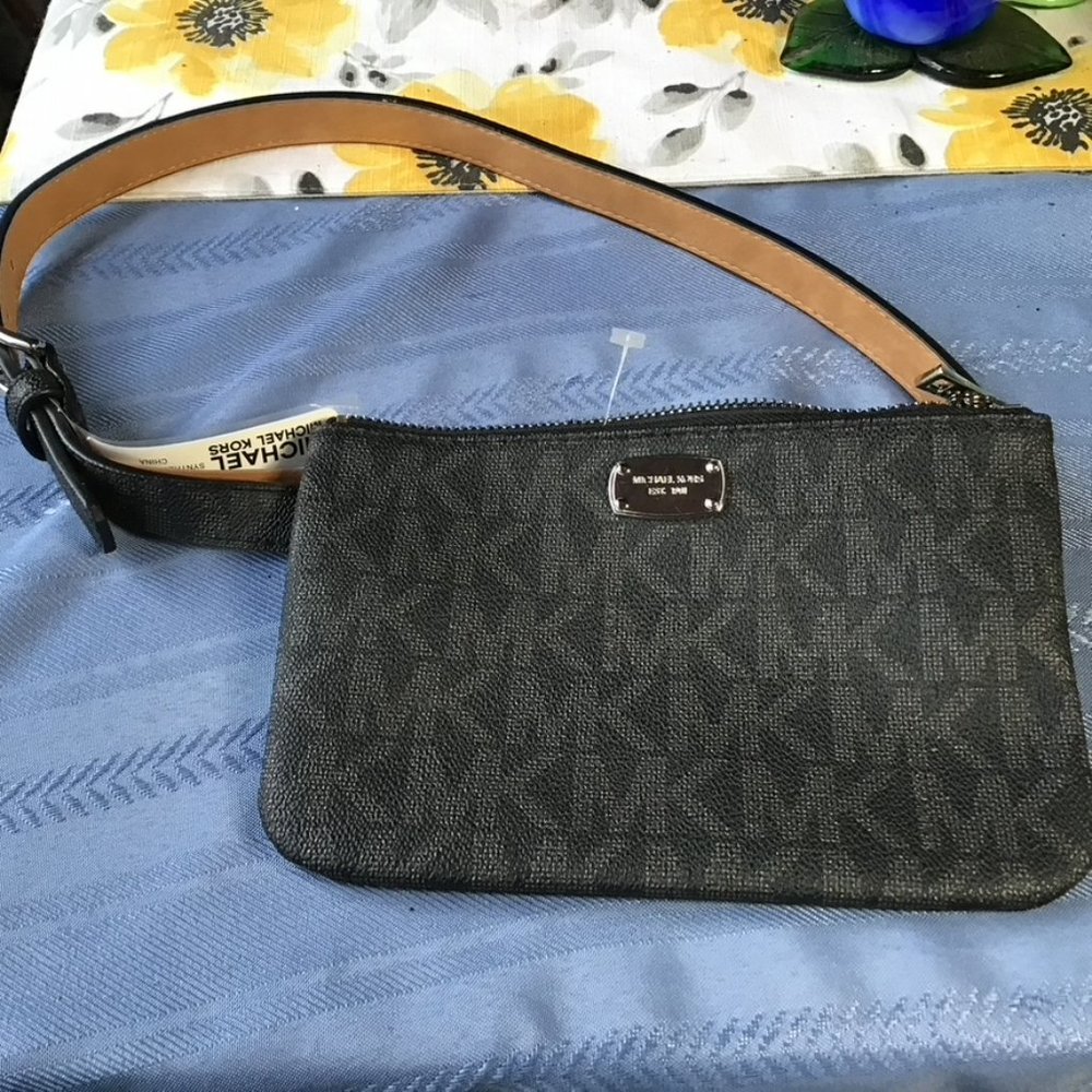 New Michael Kors Black Waist Bag PRICE FIRM THANKS 😃